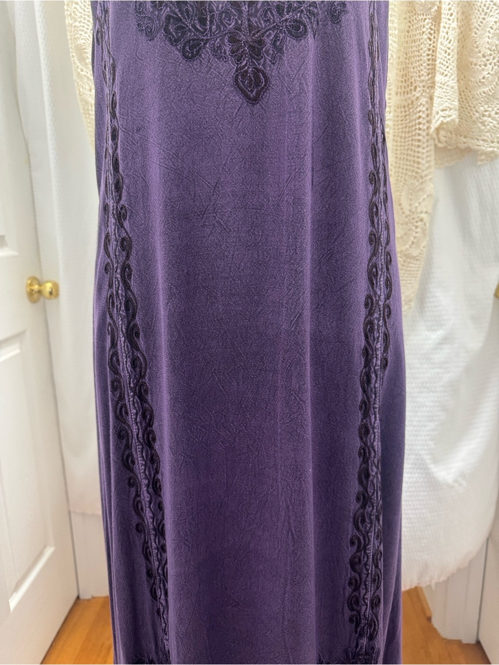 V-neck Vintage 100% Viscose Embroidered Purple Maxi Dress - Picture 4 of 14